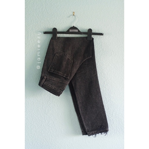 BLANKNYC | "The Rivington" Distressed Tapered Jean - Picture 3 of 8